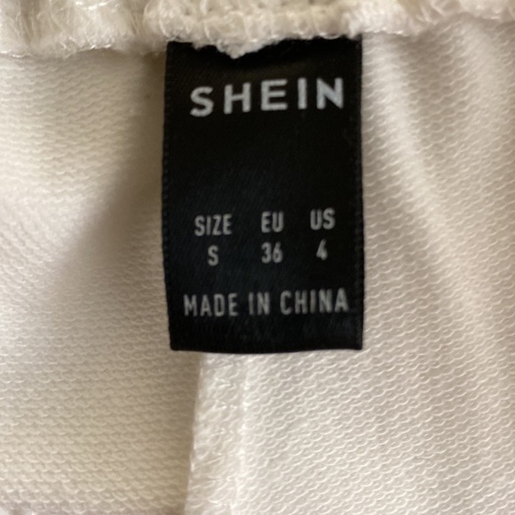 Shein white women shorts 🩳 size small - Picture 4 of 5